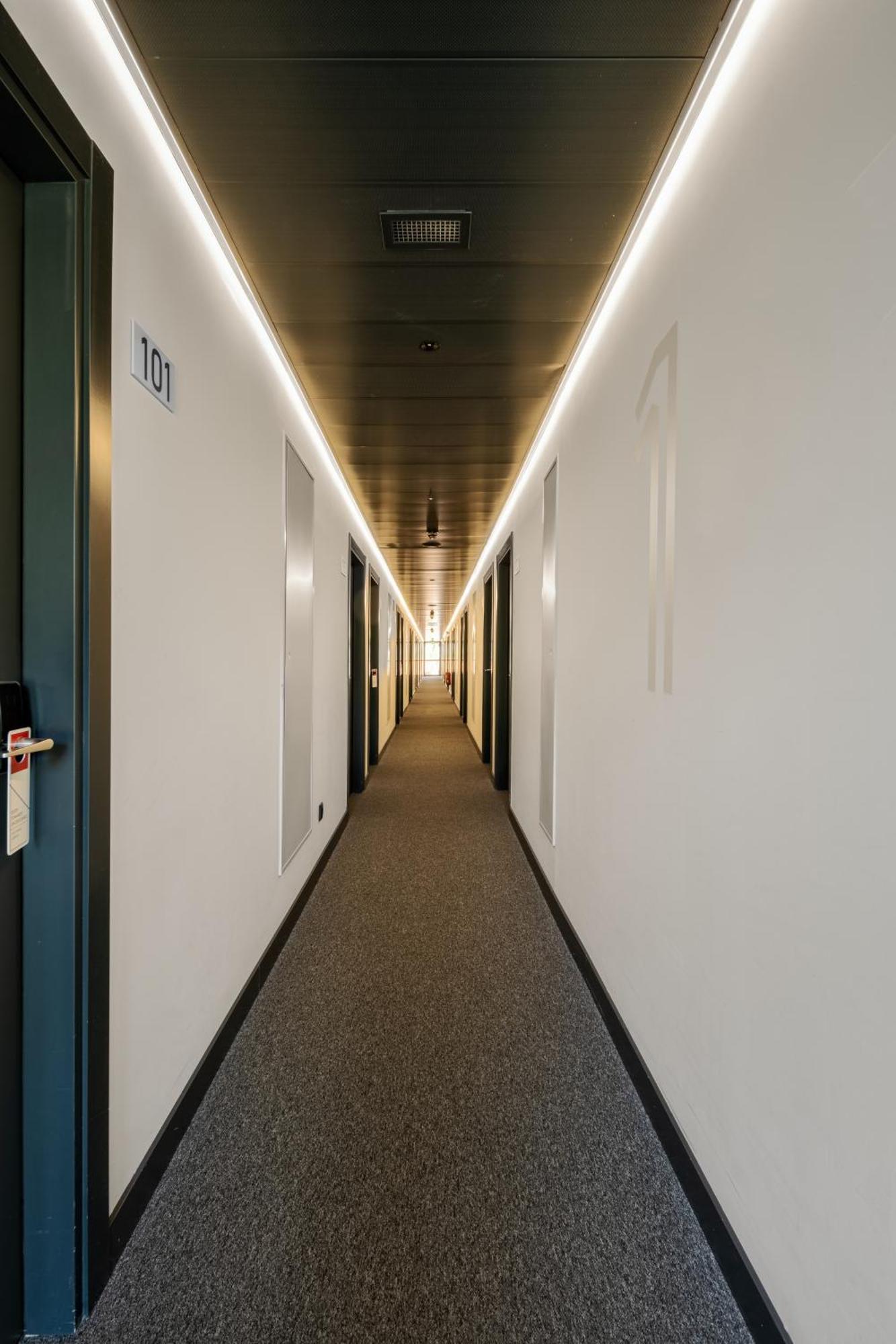 Ibis Budget Madrid Aeropuerto Ngoại thất bức ảnh